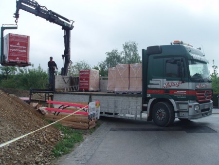 Ziegellieferung der Firma WIENERBERGER